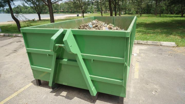 Nous assurons la collecte et le traitement de vos déchets inertes ou industriels.